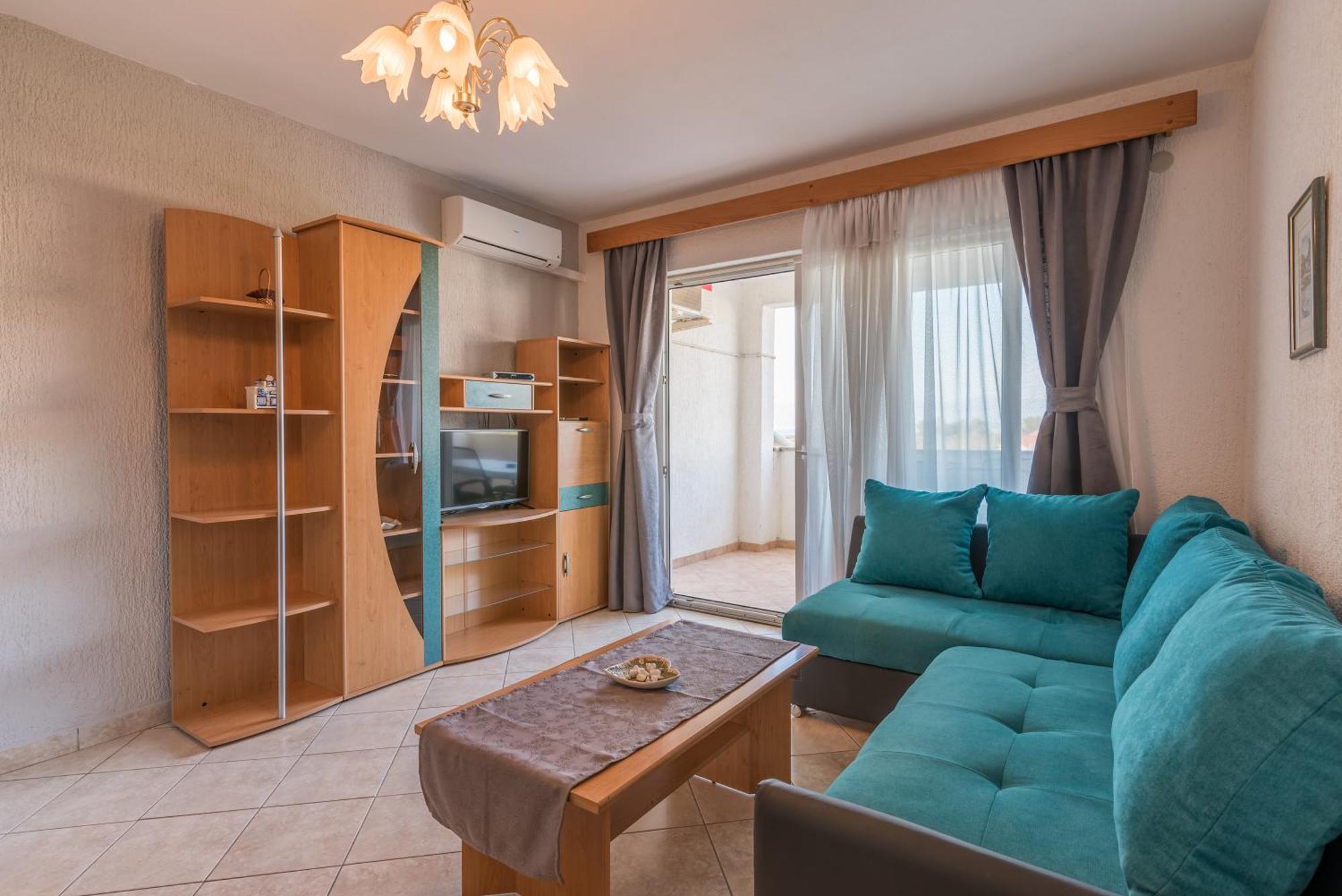 B&B Dujmovic Malinska Phòng bức ảnh